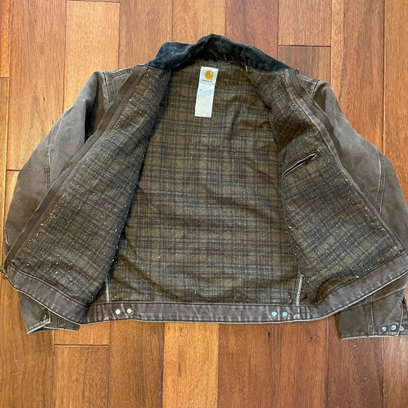 **SOLD** Vintage J97 Carhartt Coat - Picture 4 of 8